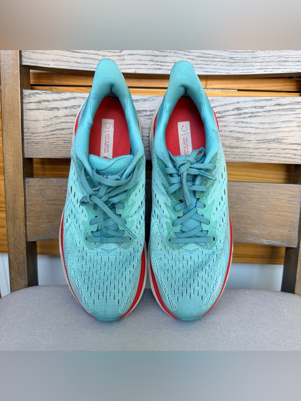 Hoka Clifton 8 running shoes in the "Aquarelle/Eggshell Blue sz 9B for women - Picture 2 of 10